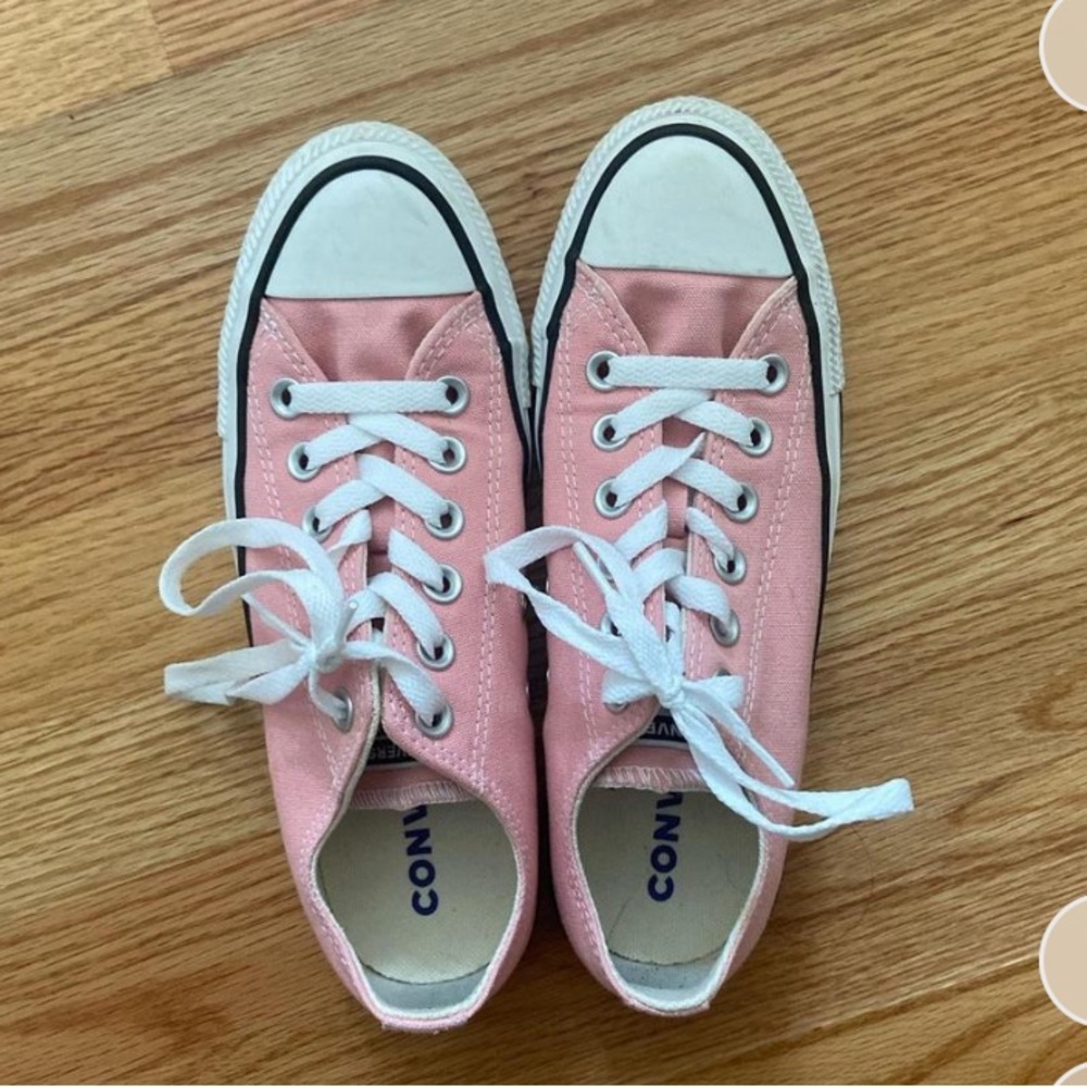 EUC 💕 Women’s Size 6.5 Pink Converse